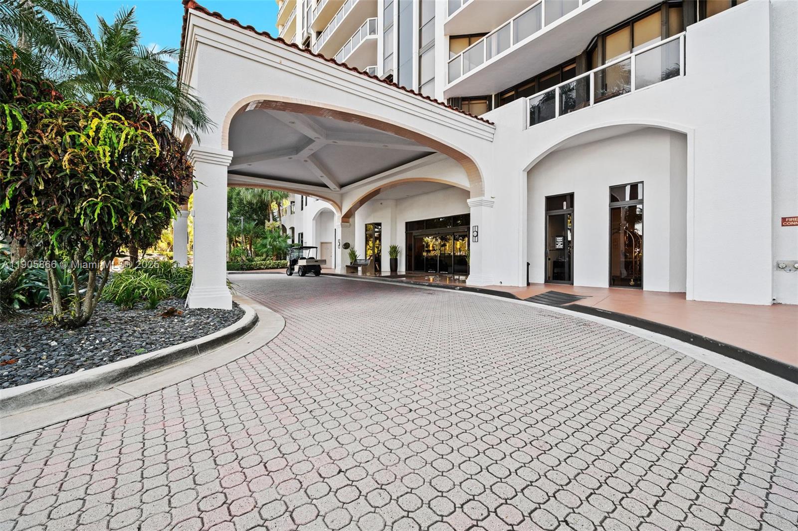 HARBOR TWS AT THE WATERWA - Residential