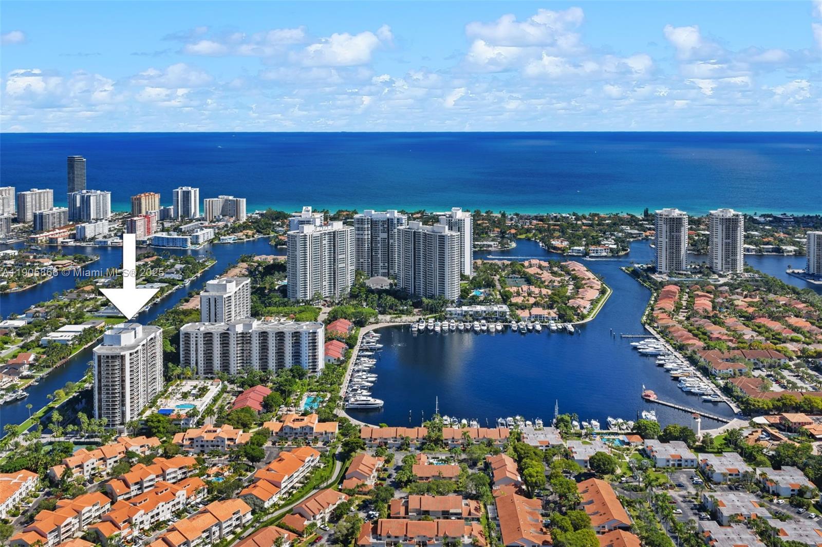 HARBOR TWS AT THE WATERWA - Residential