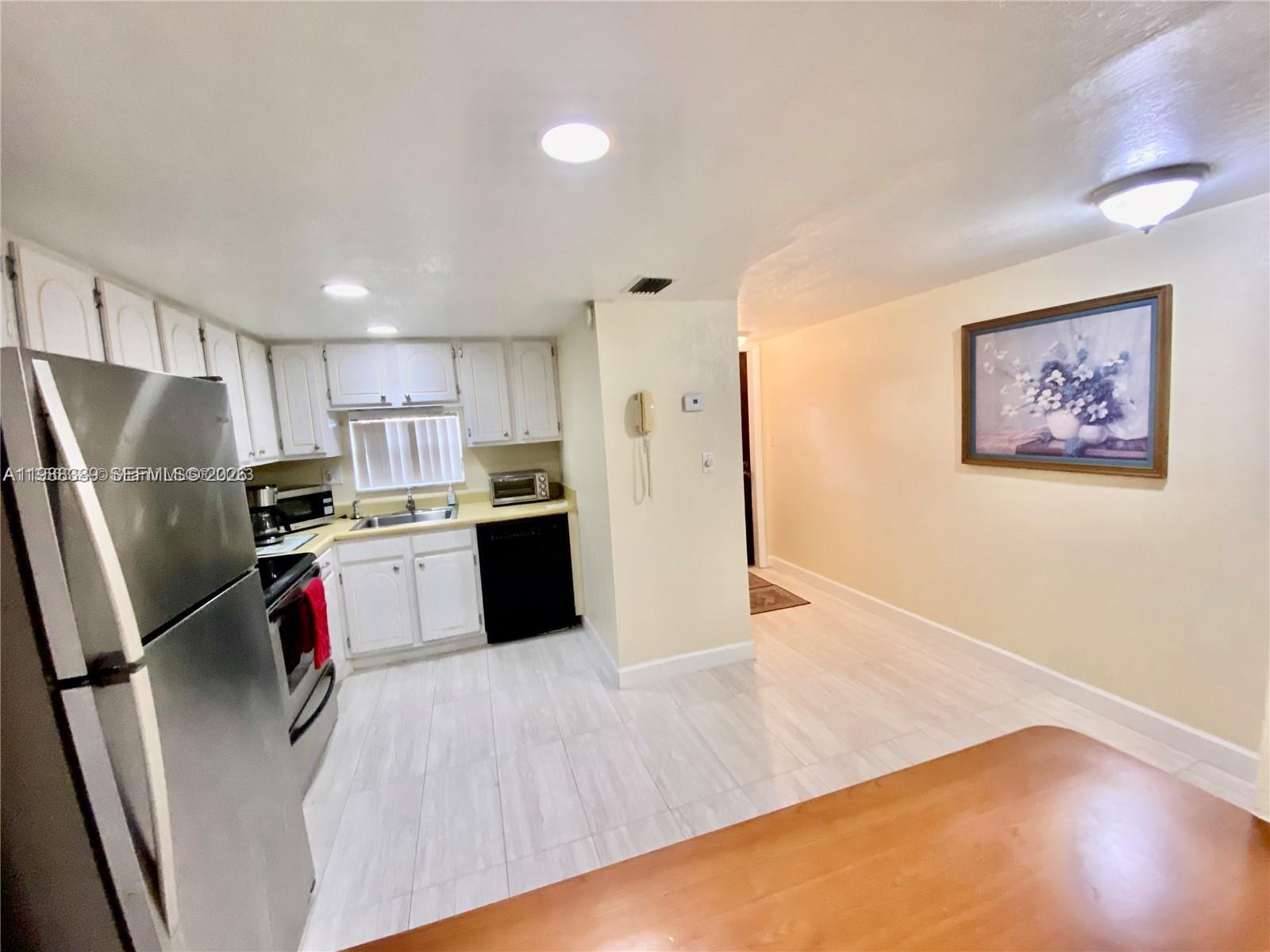 HOLLYBROOK GOLF&TENNIS - Residential