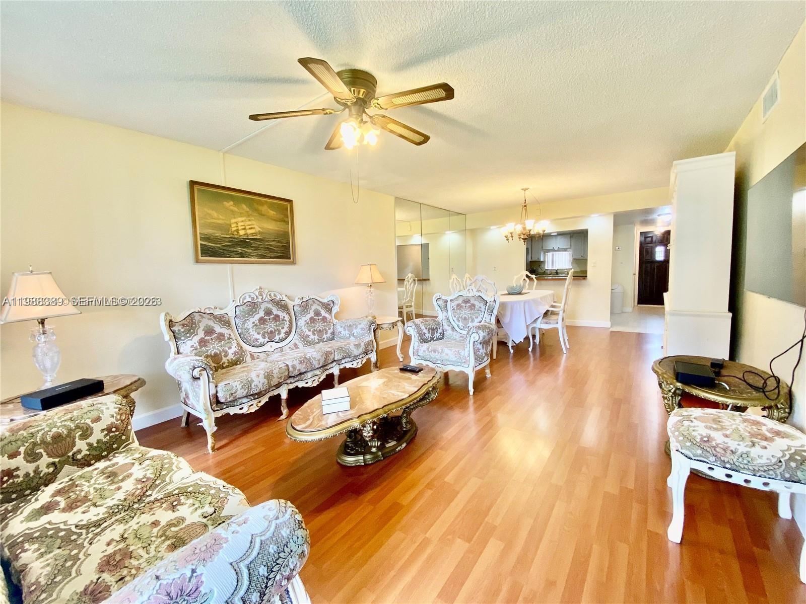 HOLLYBROOK GOLF&TENNIS - Residential