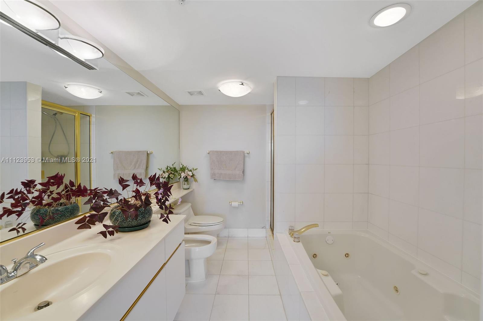 SUNSET HARBOUR NORTH CONDO - Residential