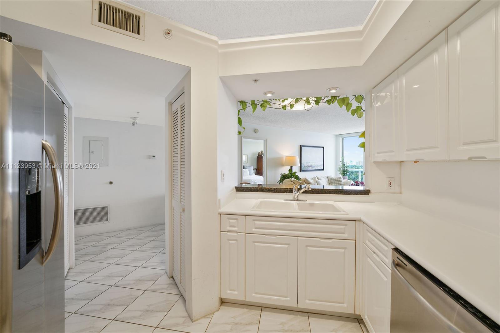SUNSET HARBOUR NORTH CONDO - Residential