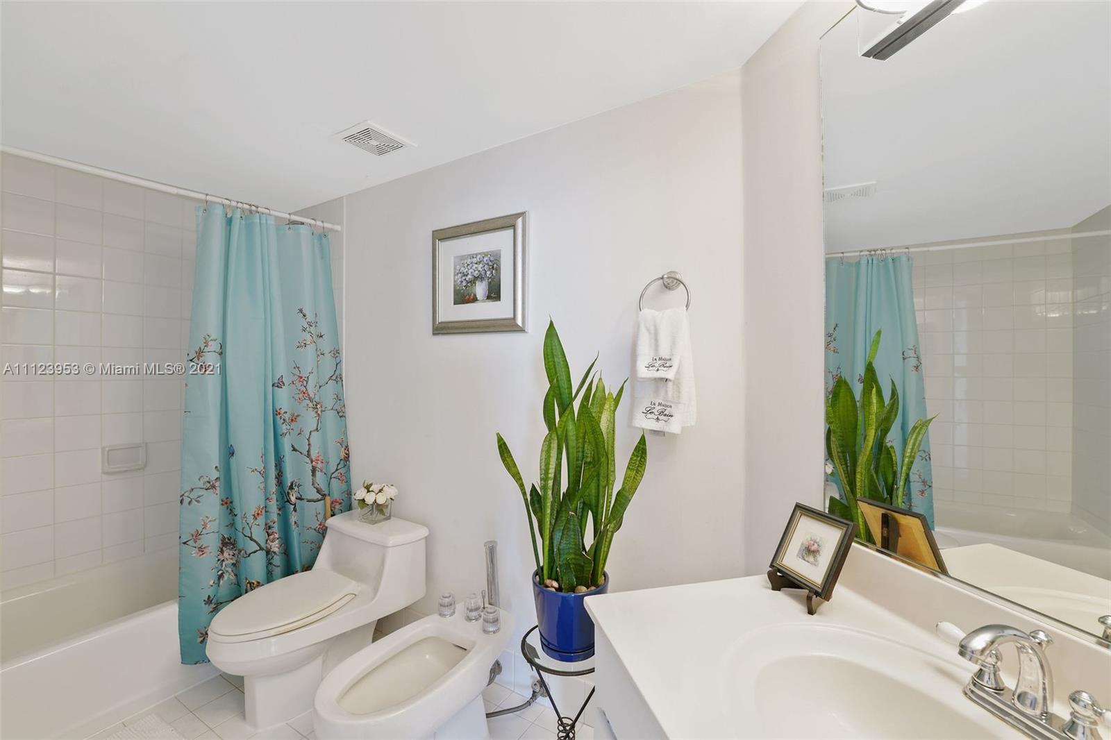 SUNSET HARBOUR NORTH CONDO - Residential
