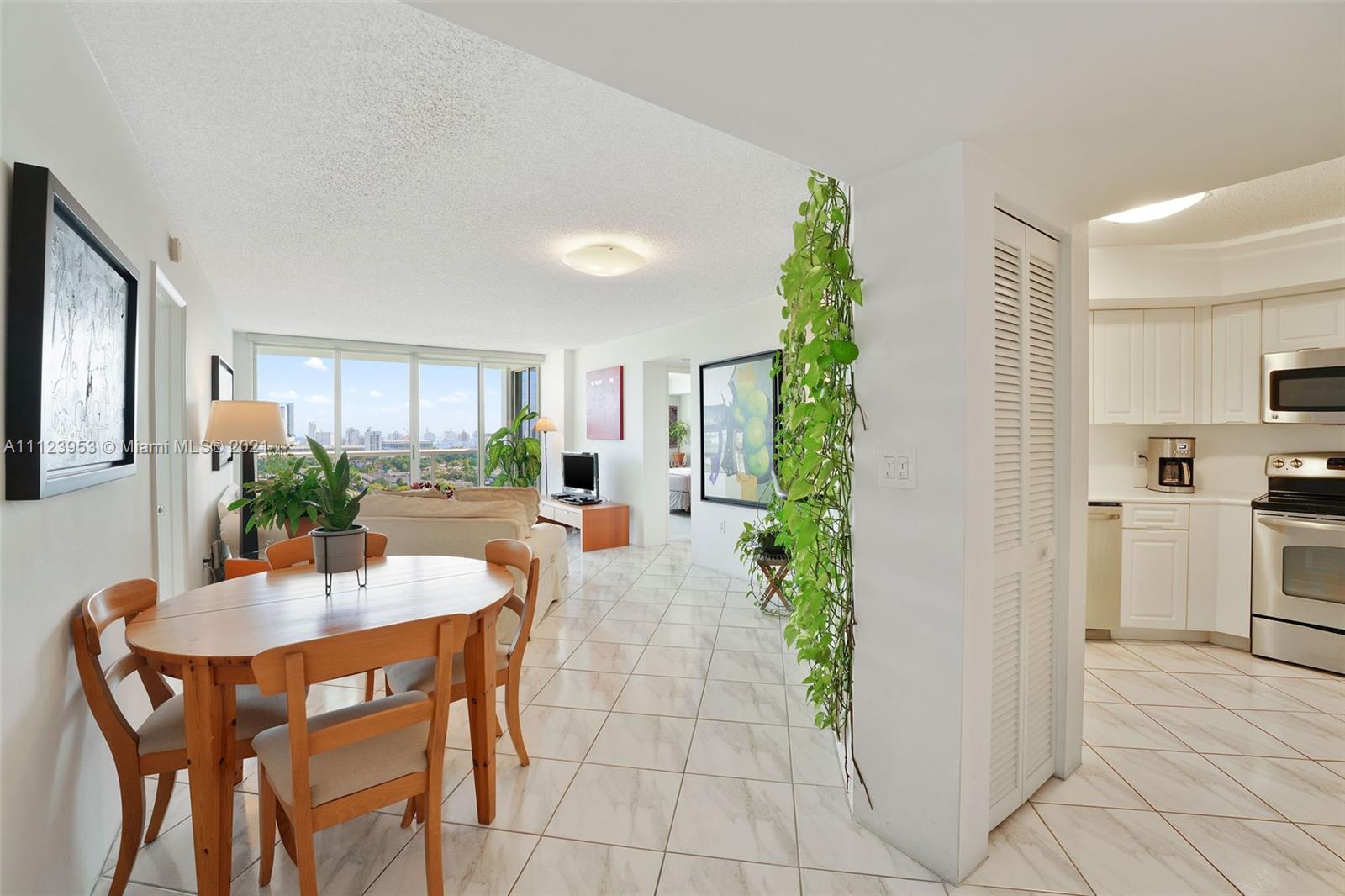 SUNSET HARBOUR NORTH CONDO - Residential
