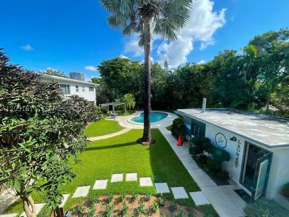 BEACH RIDGE APTS CO-OP - Residential Lease