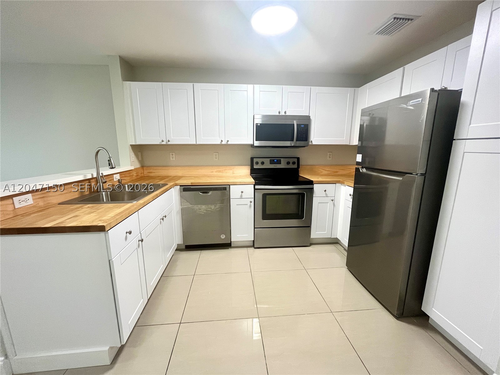 MELROSE POINT CONDO - Residential