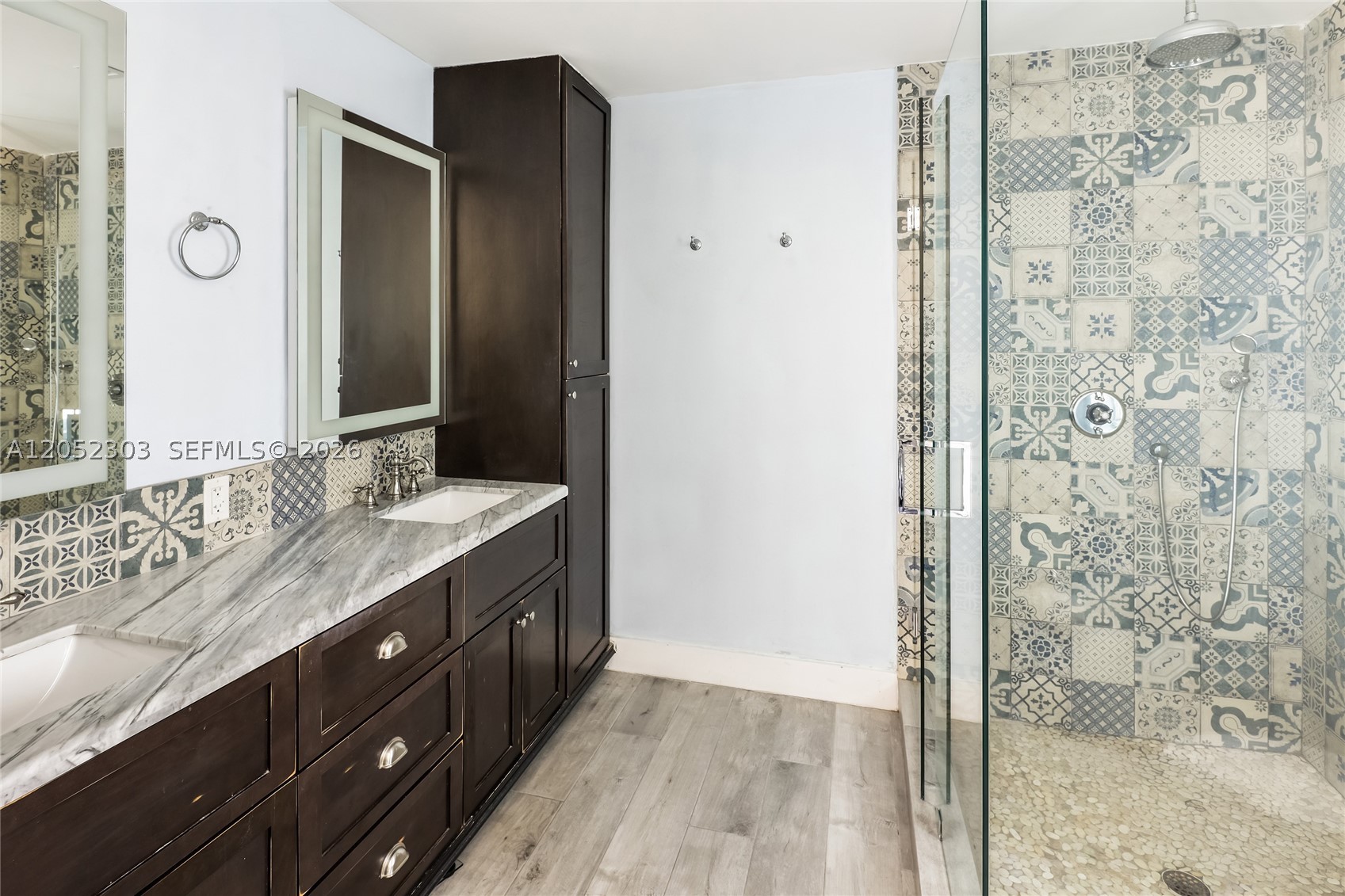 LAKE VIEW SUB - Residential Lease