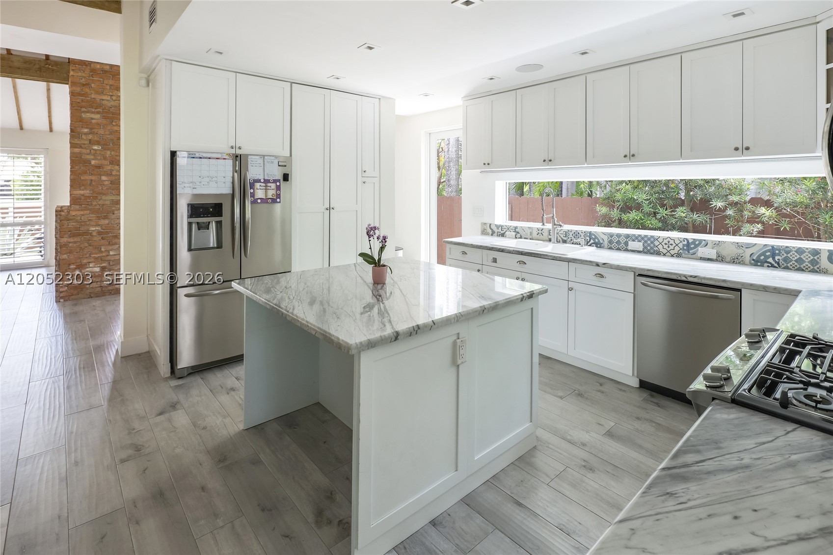 LAKE VIEW SUB - Residential Lease