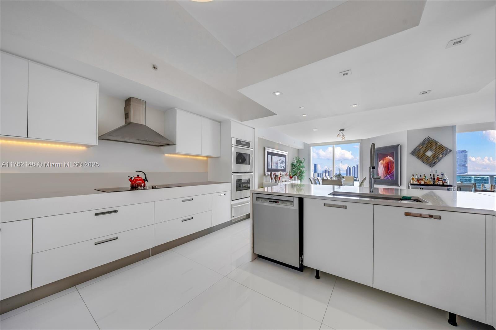 THE PENINSULA II CONDO - Residential