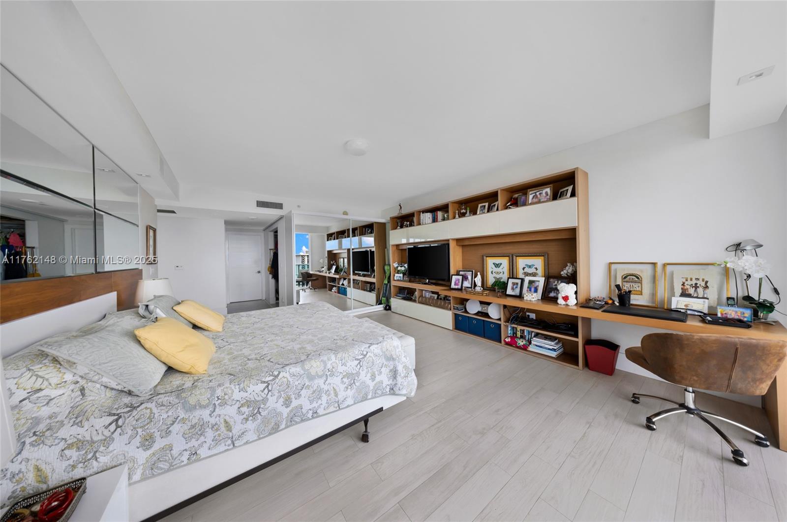 THE PENINSULA II CONDO - Residential