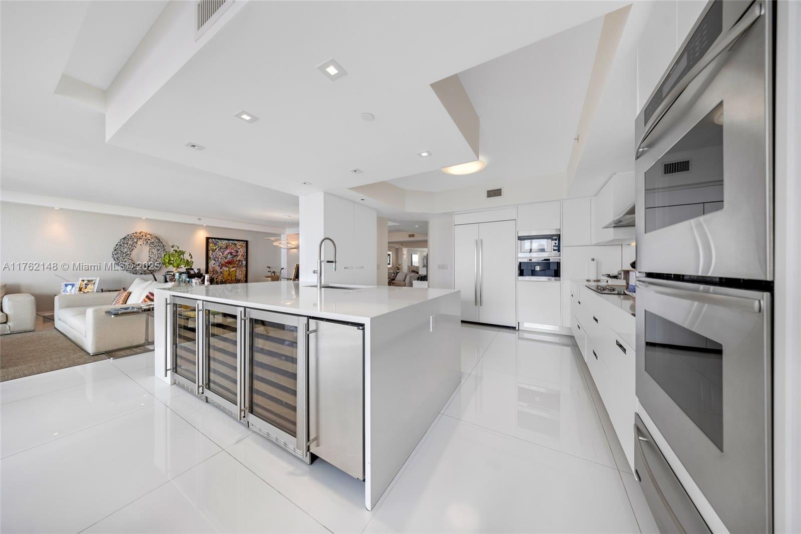 THE PENINSULA II CONDO - Residential
