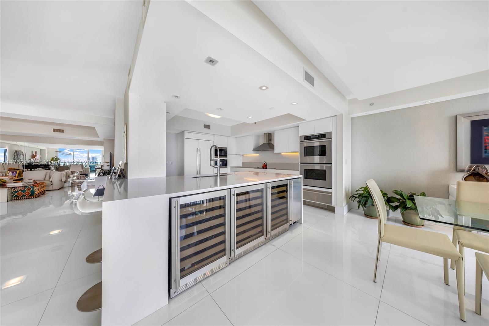 THE PENINSULA II CONDO - Residential