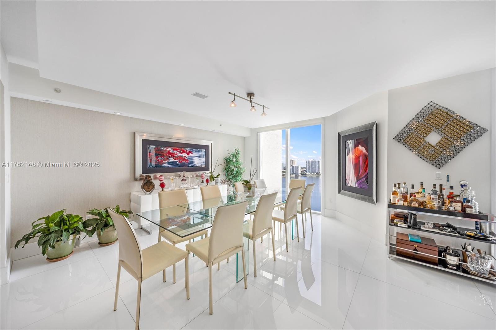 THE PENINSULA II CONDO - Residential
