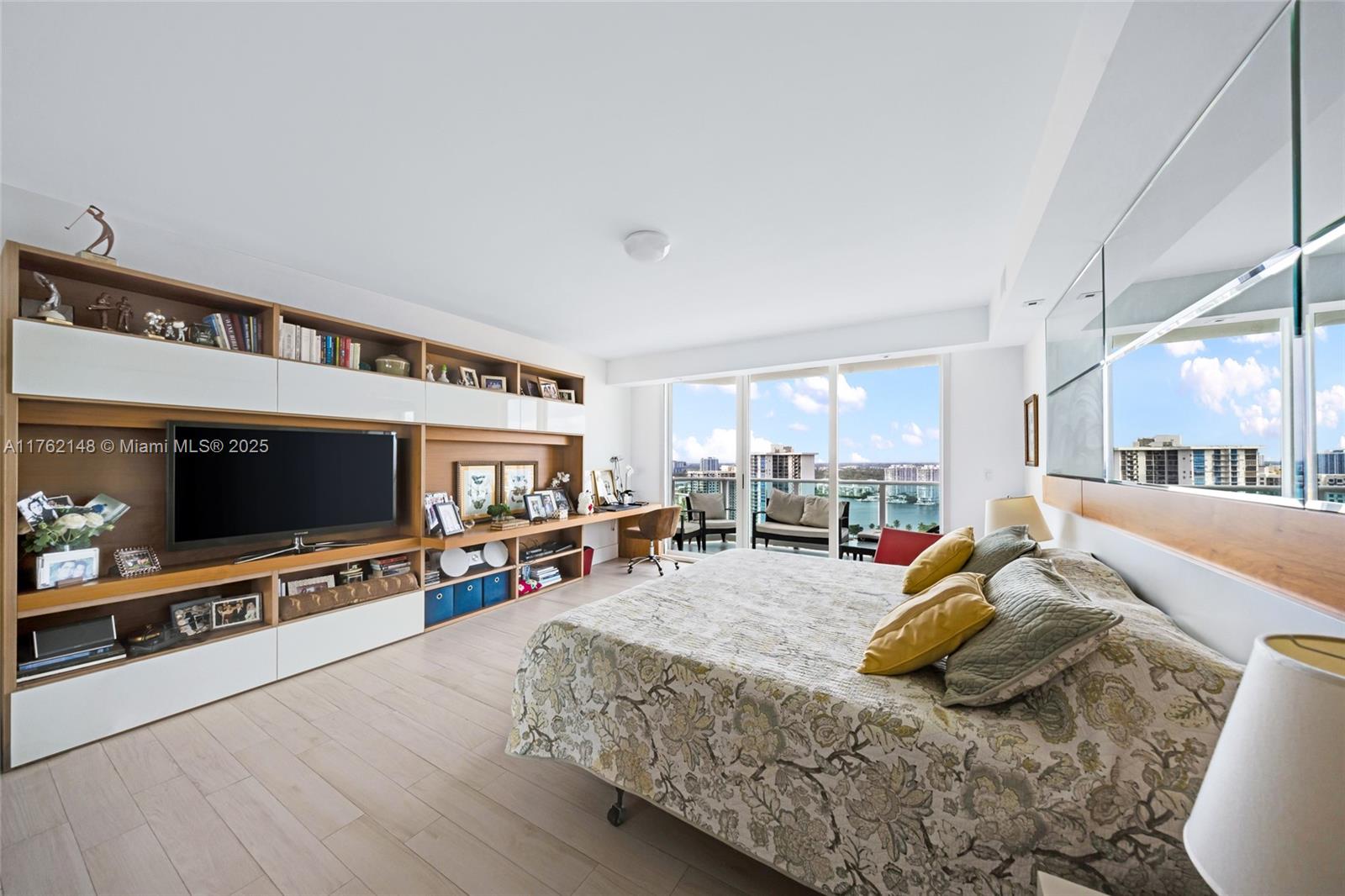 THE PENINSULA II CONDO - Residential