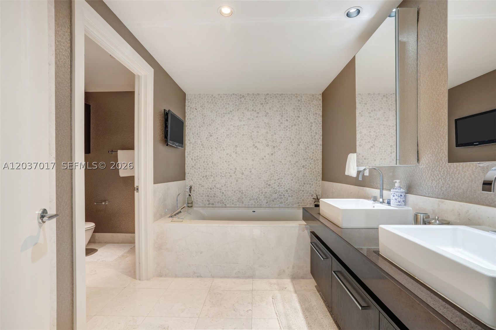 JADE OCEAN CONDO - Residential Lease