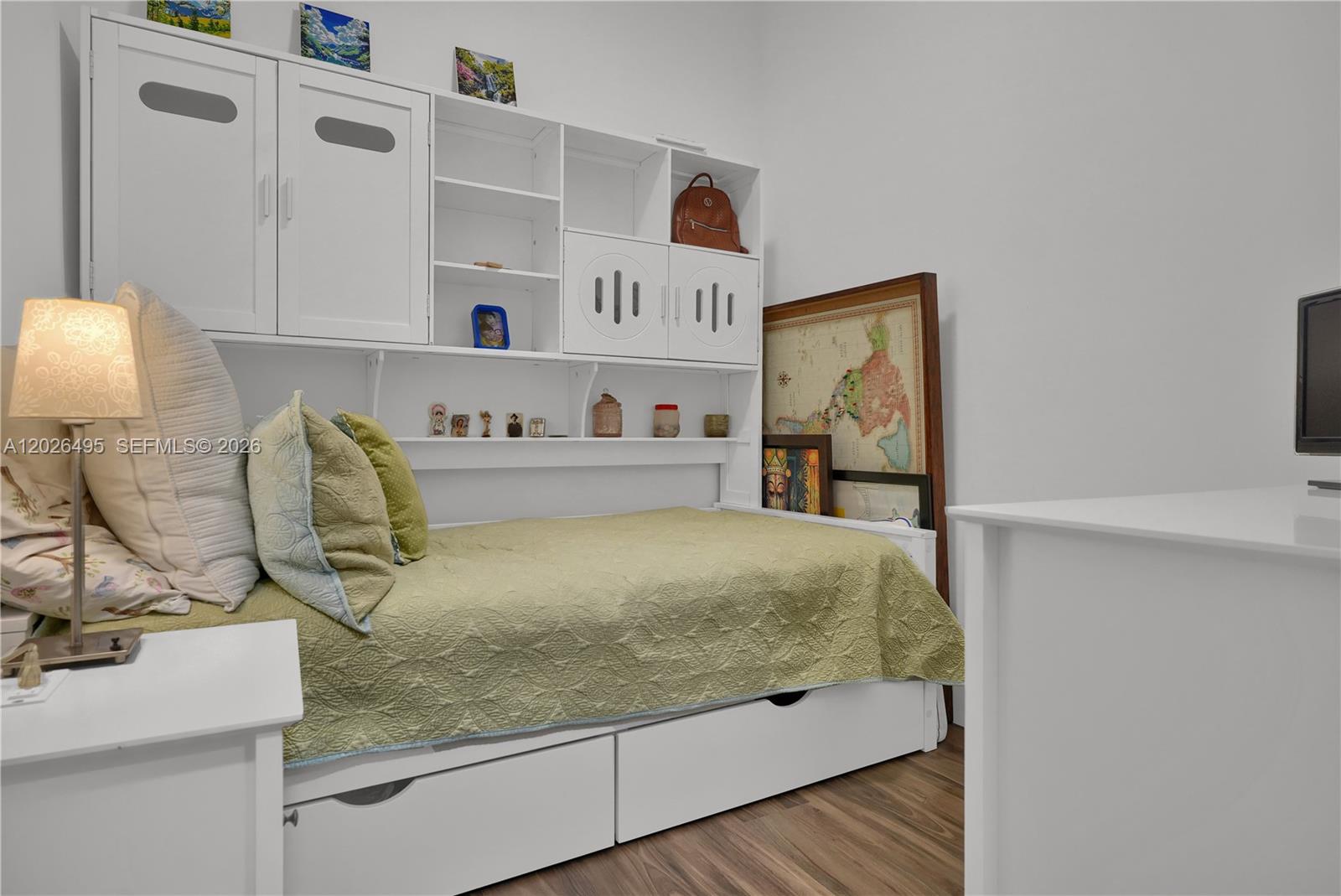 SNAPPER CREEK GROVES - Residential Lease