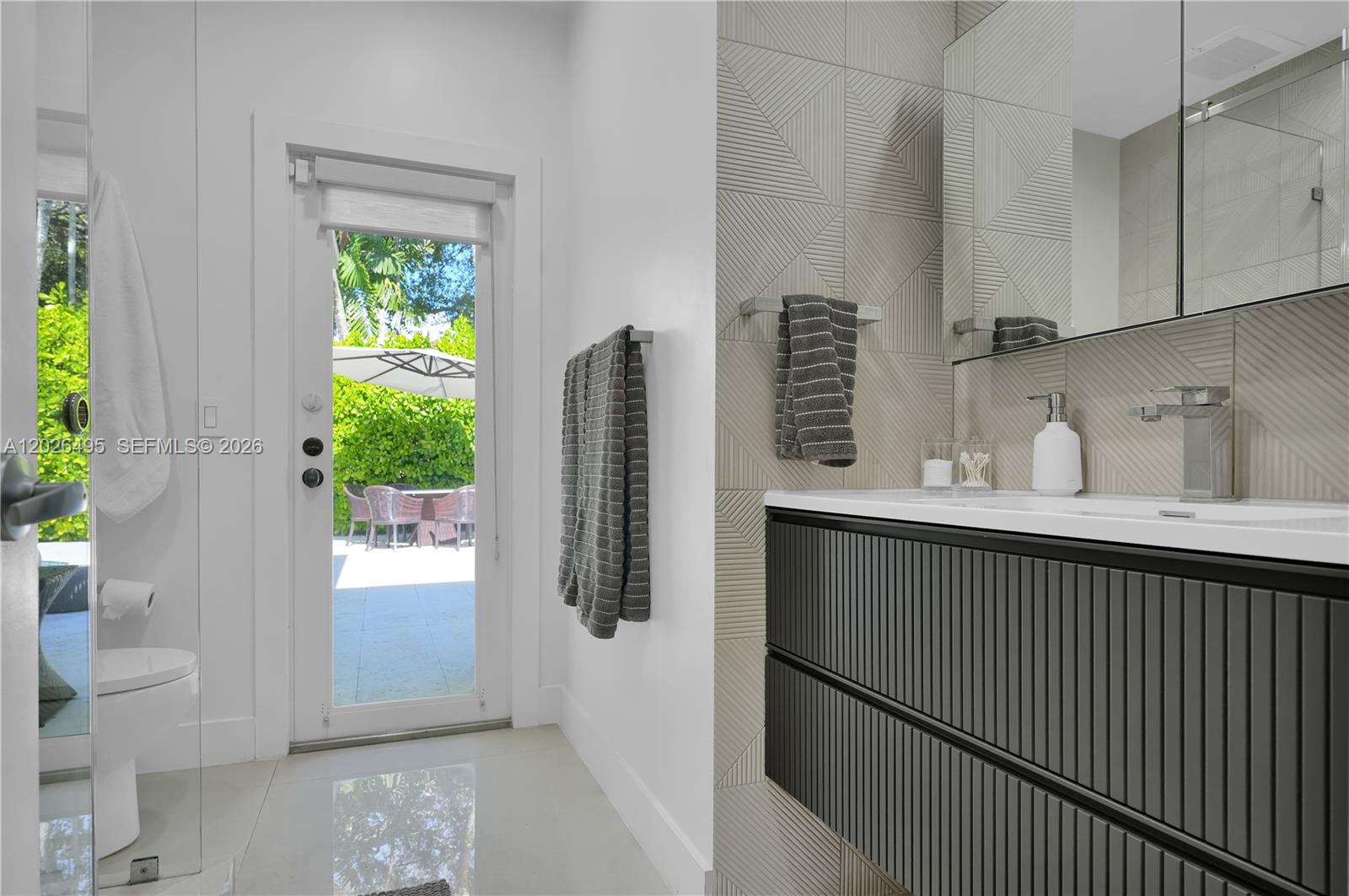 SNAPPER CREEK GROVES - Residential Lease