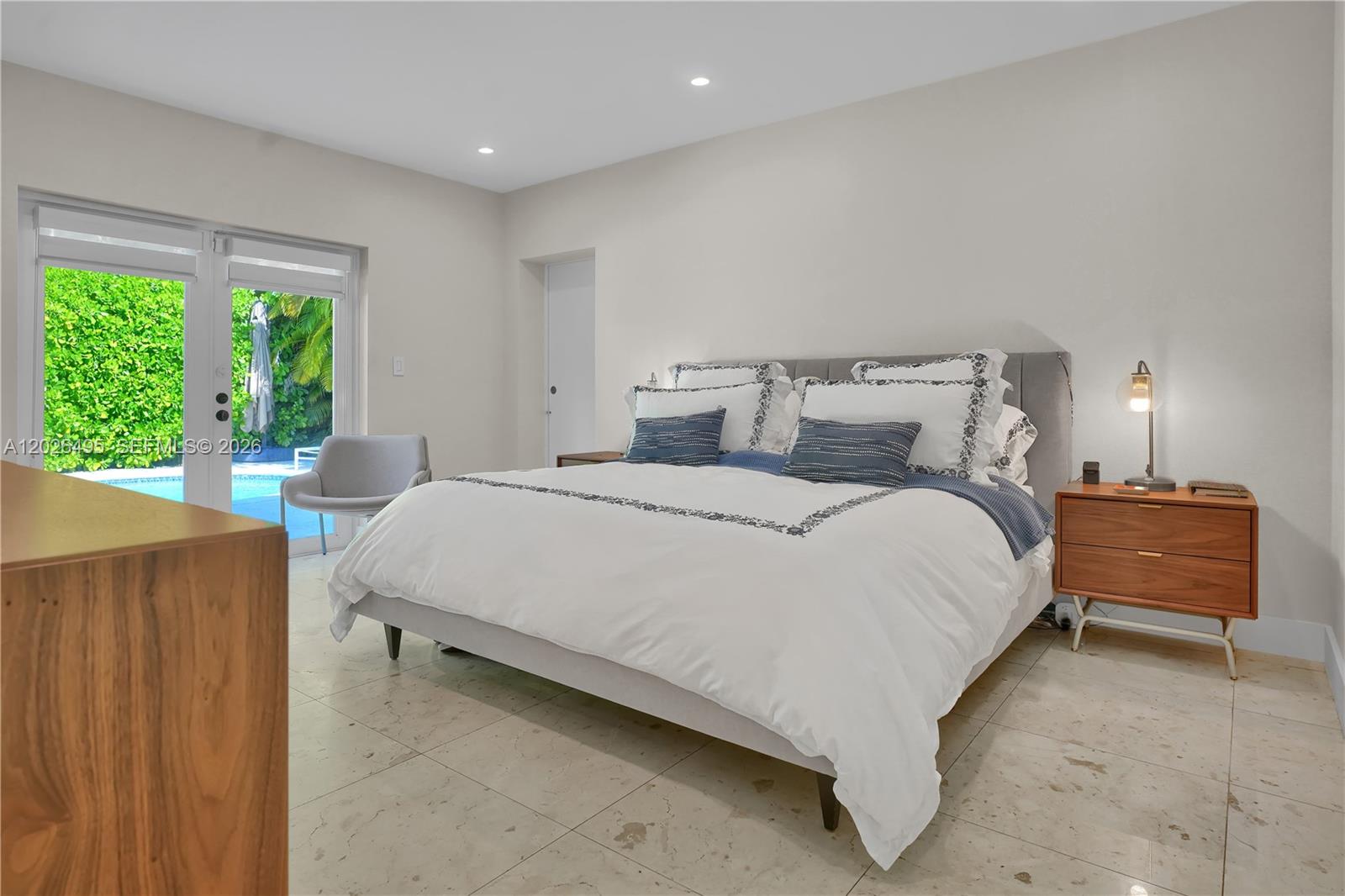 SNAPPER CREEK GROVES - Residential Lease