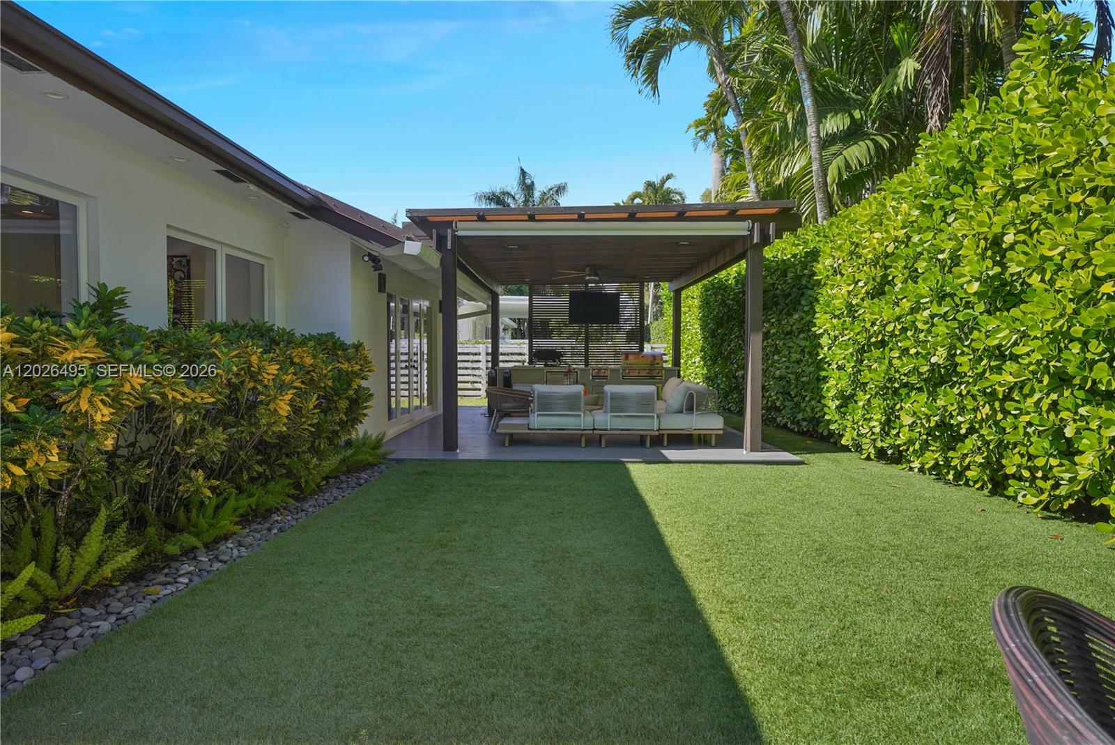 SNAPPER CREEK GROVES - Residential Lease