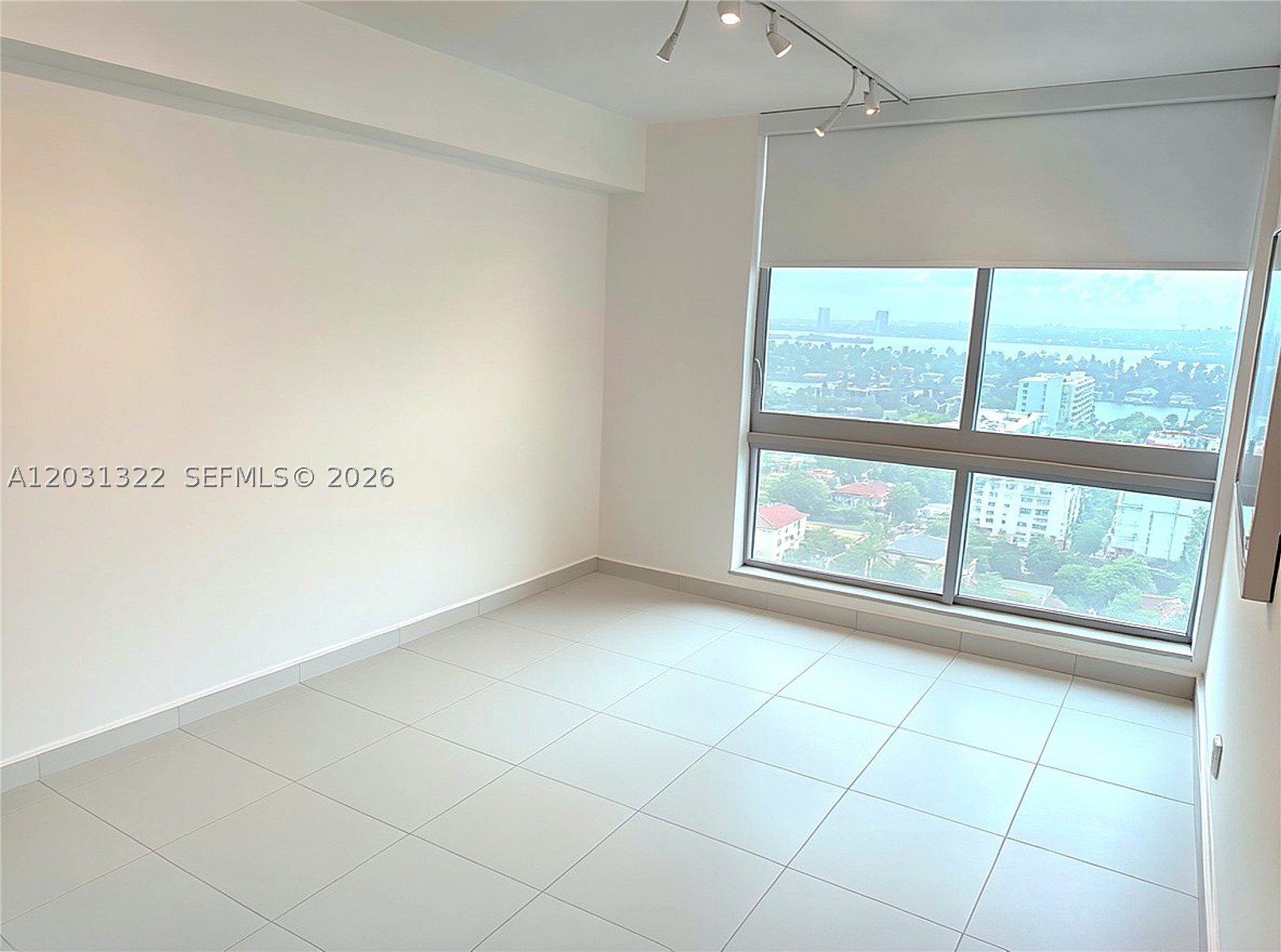 THE LEXI CONDO - Residential