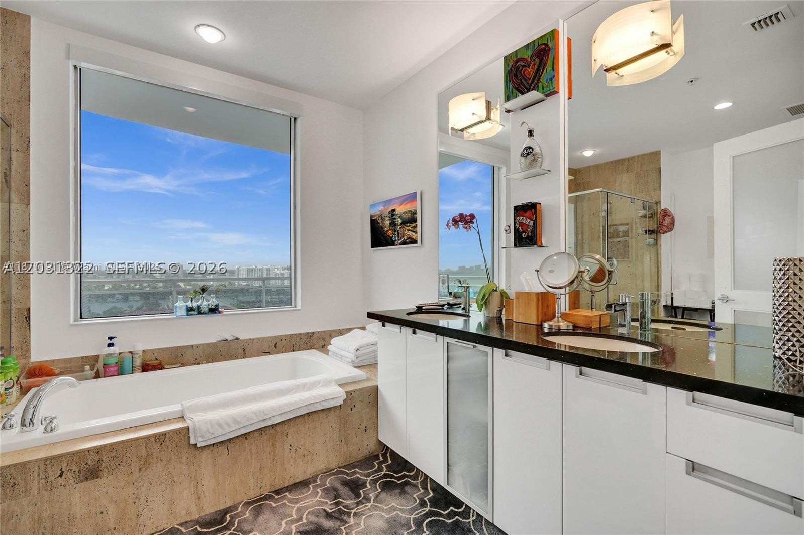 THE LEXI CONDO - Residential