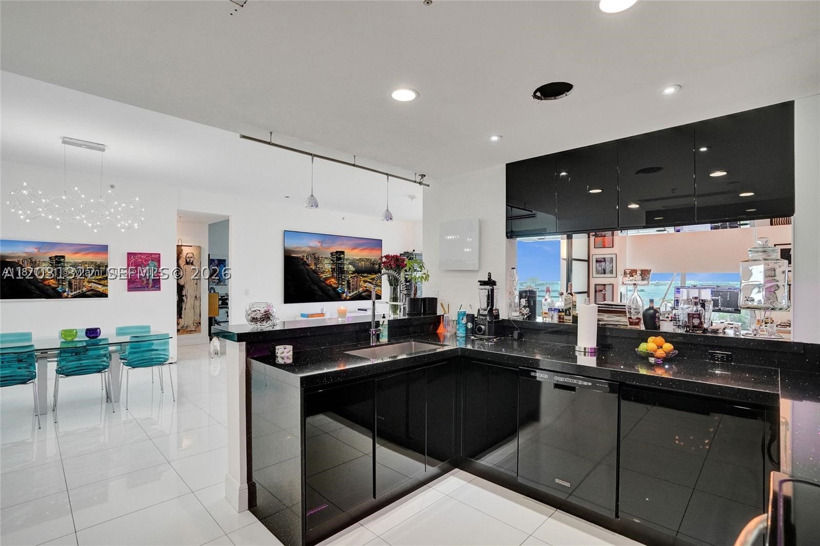 THE LEXI CONDO - Residential