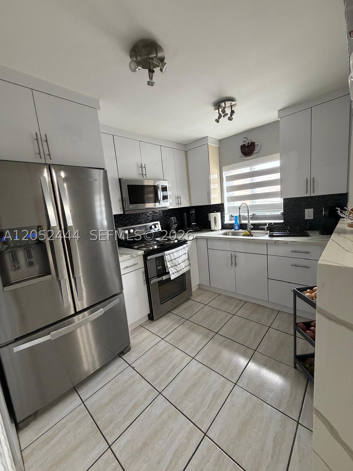 LAGO GRANDE FIVE-A CONDO - Residential