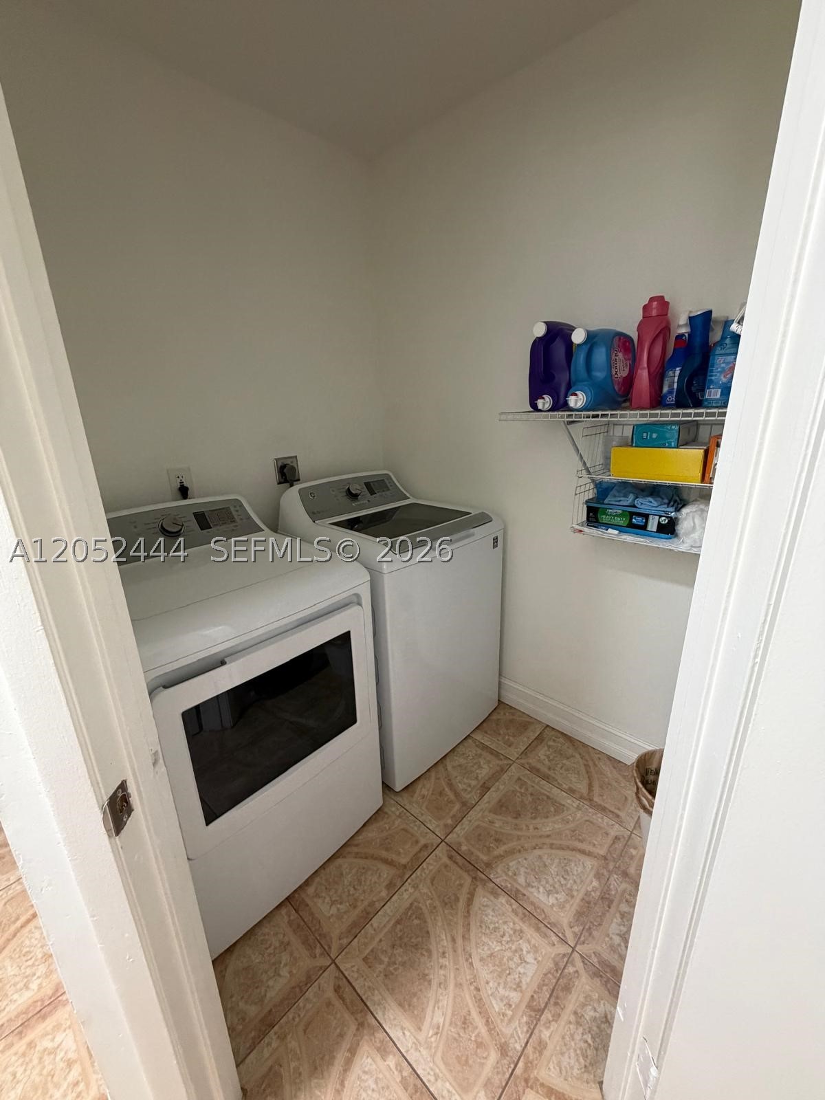 LAGO GRANDE FIVE-A CONDO - Residential