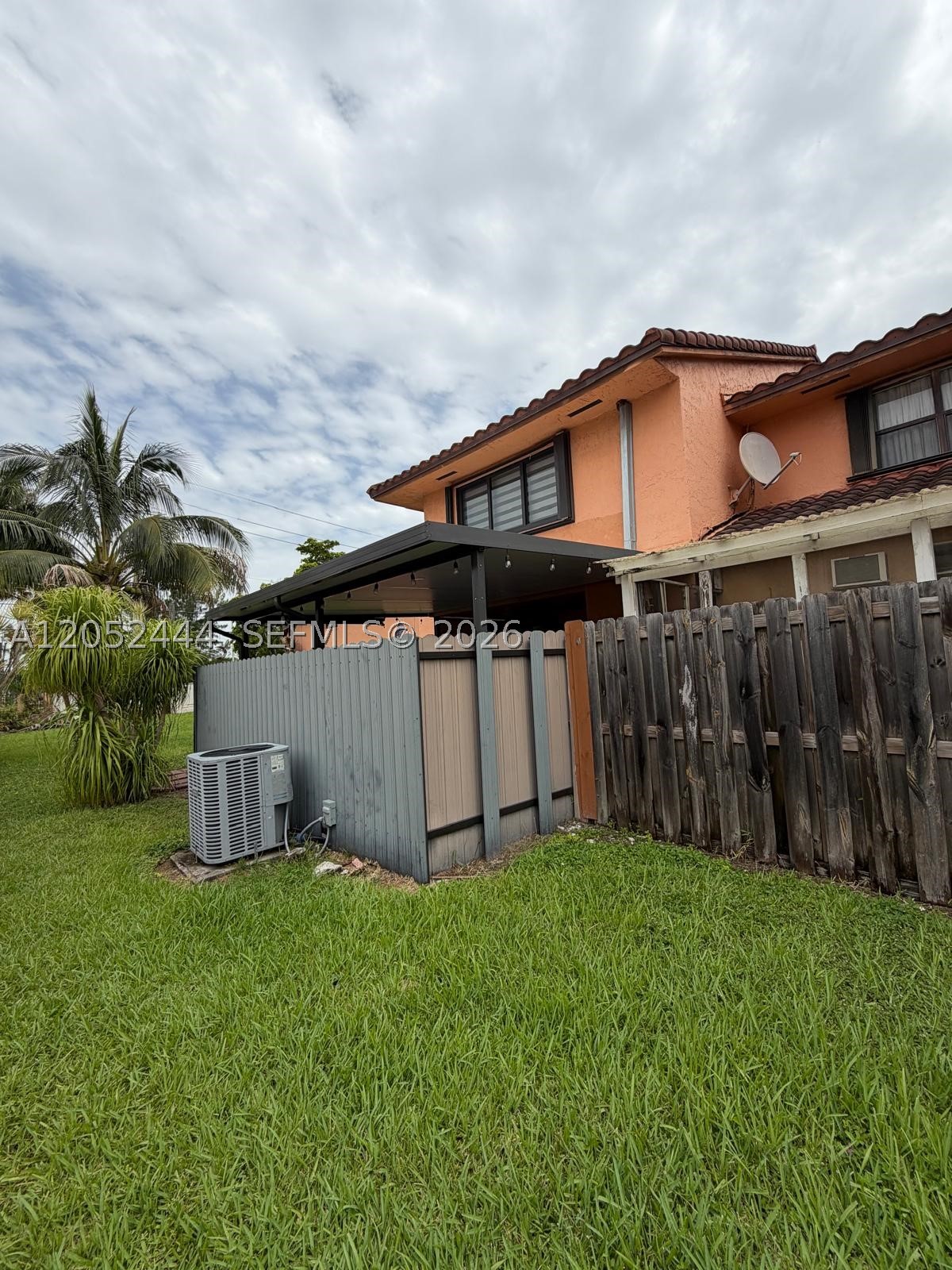 LAGO GRANDE FIVE-A CONDO - Residential