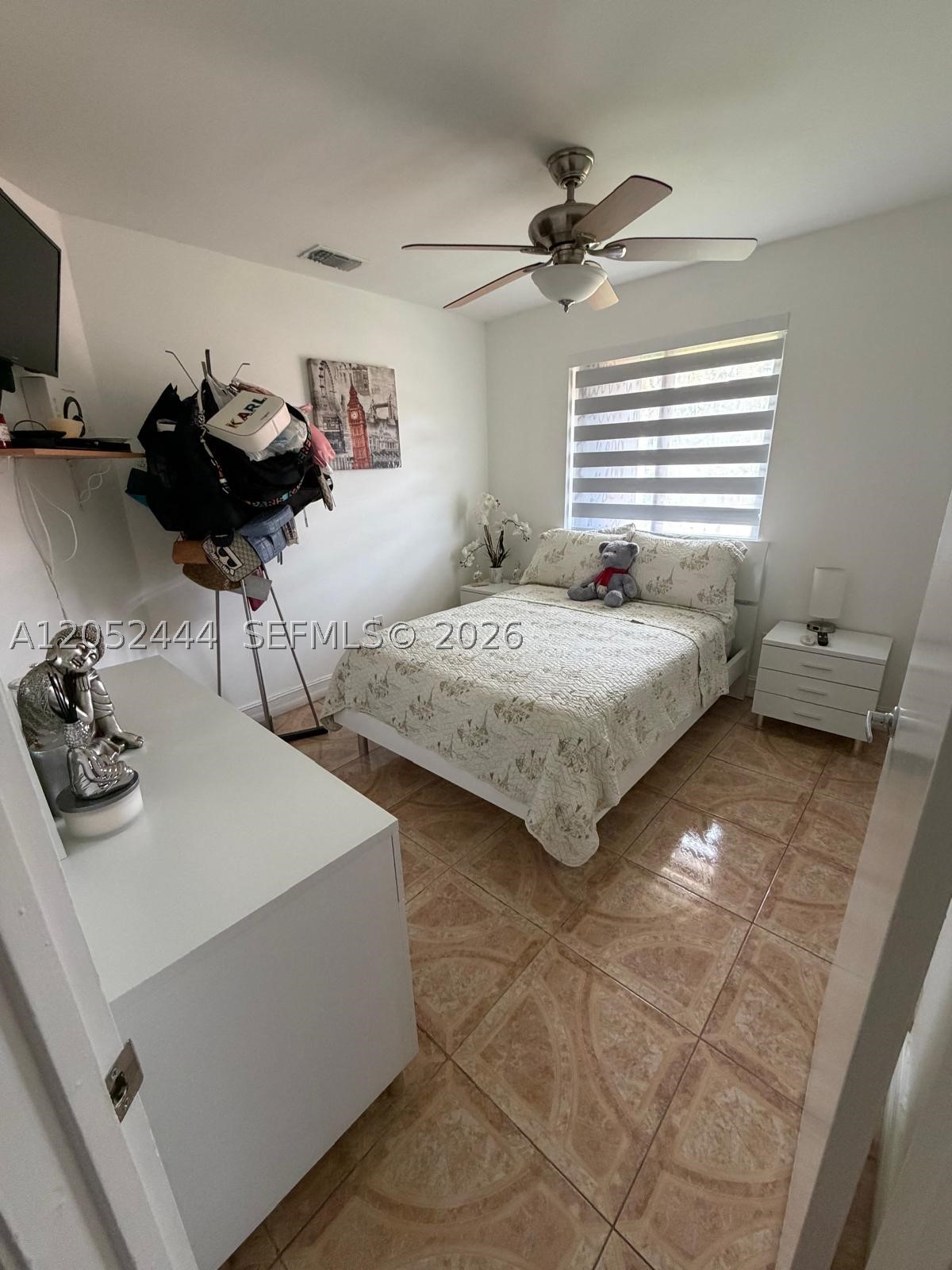 LAGO GRANDE FIVE-A CONDO - Residential