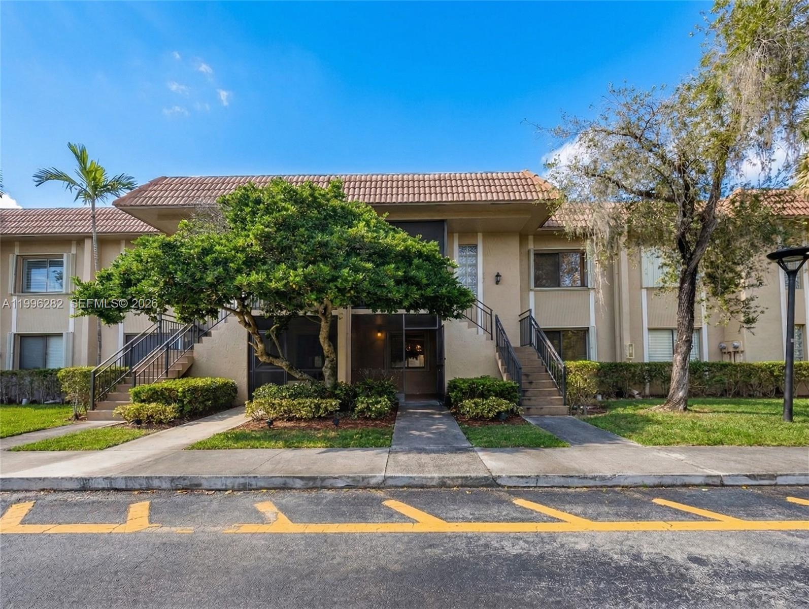 RACQUET CLUB APTS AT BONA - Residential