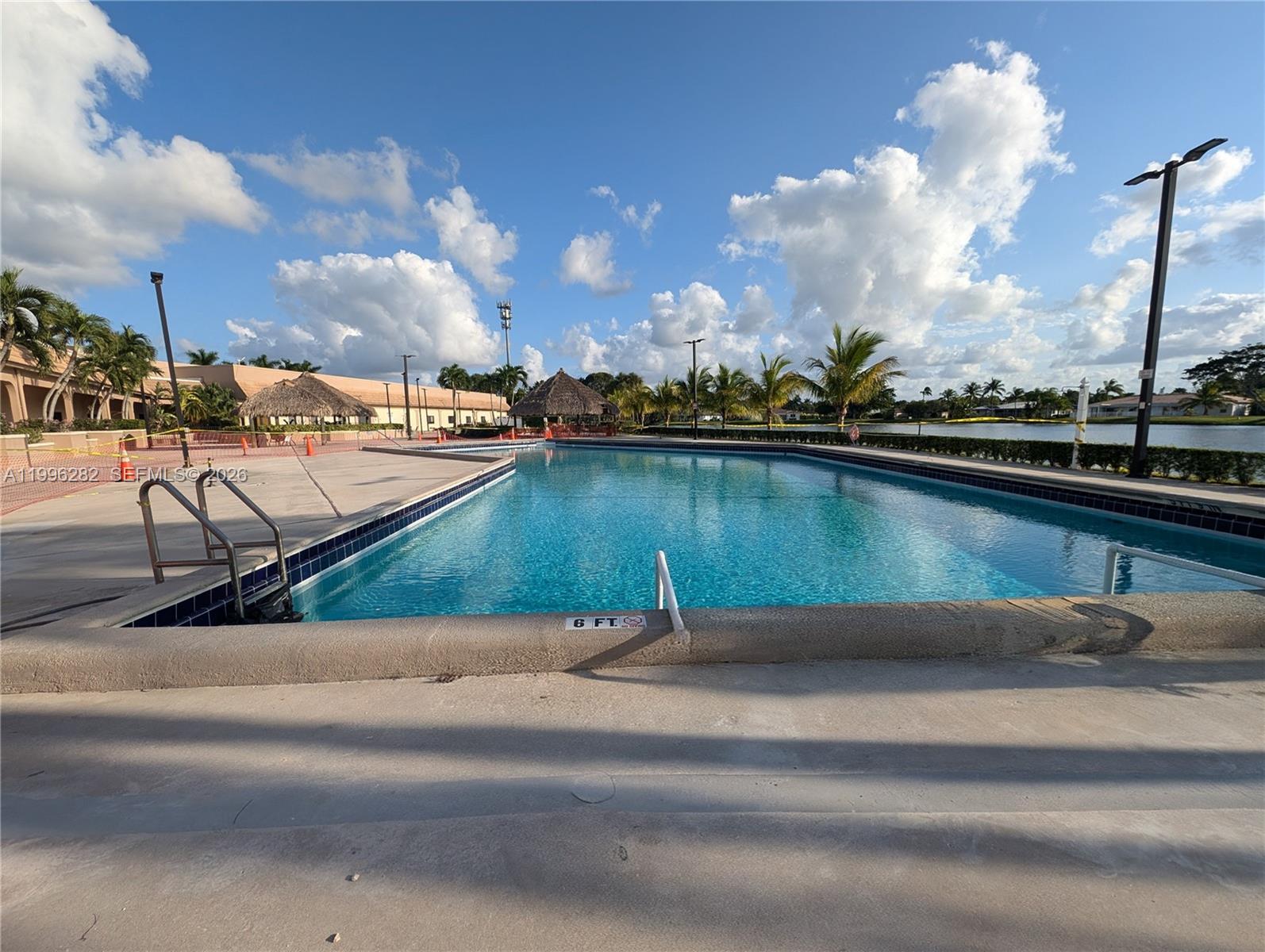RACQUET CLUB APTS AT BONA - Residential