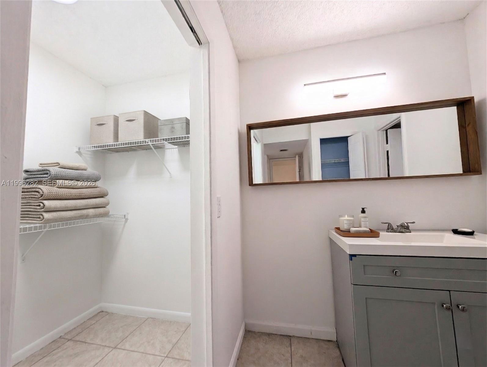 RACQUET CLUB APTS AT BONA - Residential