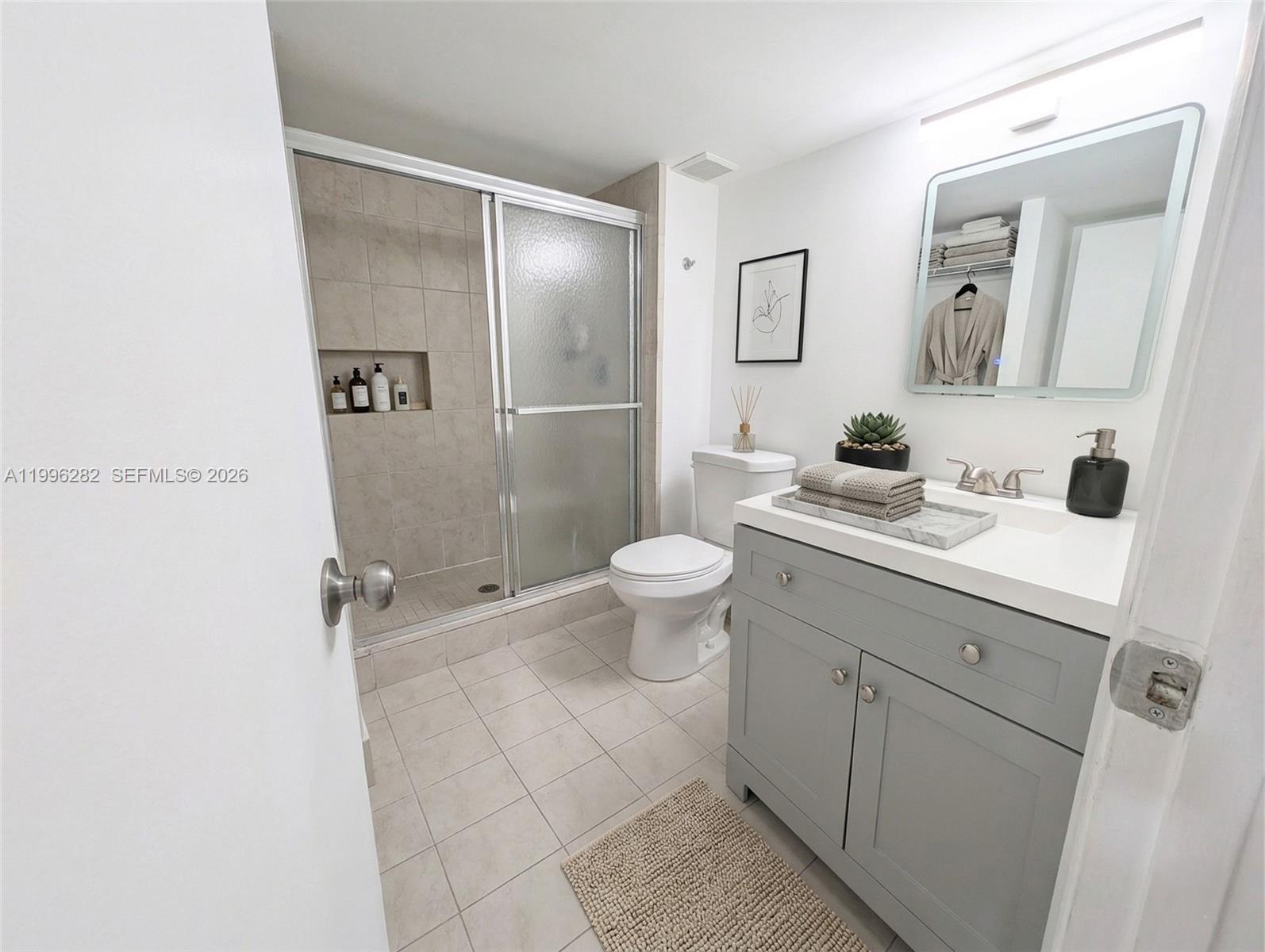 RACQUET CLUB APTS AT BONA - Residential