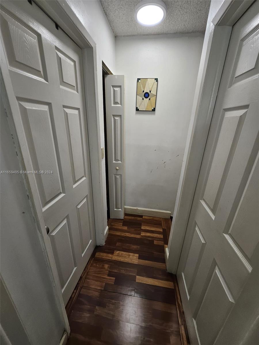 VILLAS UNIVERSITY SQUARE - Residential Lease