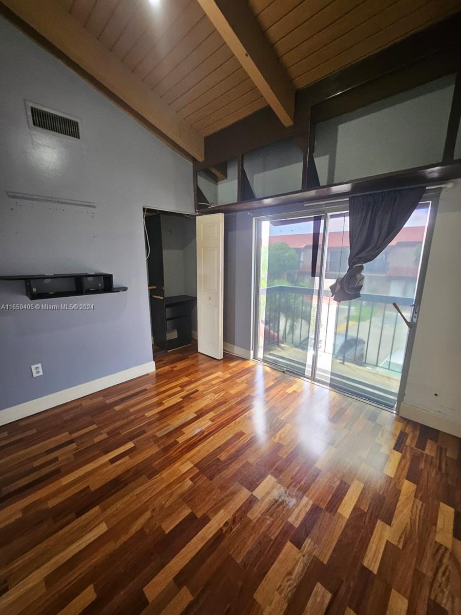 VILLAS UNIVERSITY SQUARE - Residential Lease