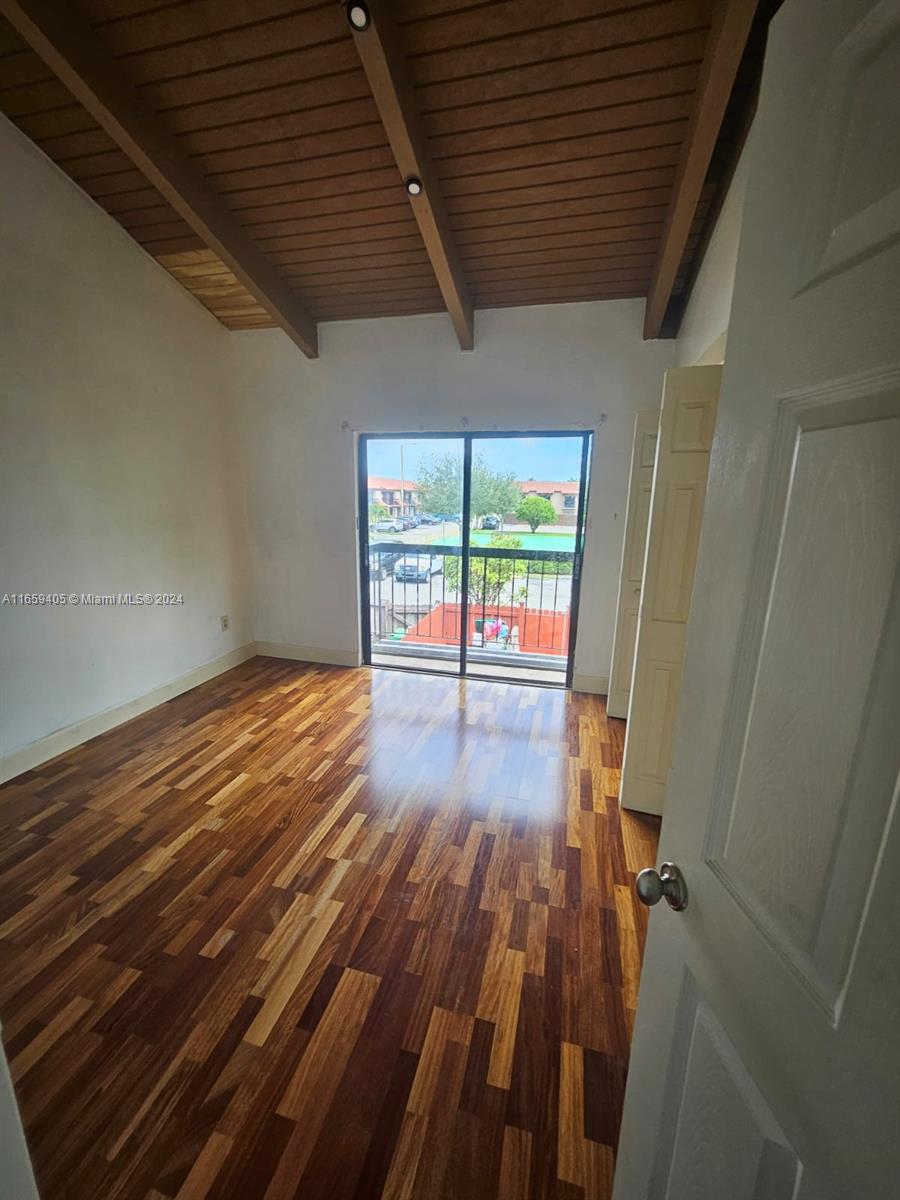 VILLAS UNIVERSITY SQUARE - Residential Lease