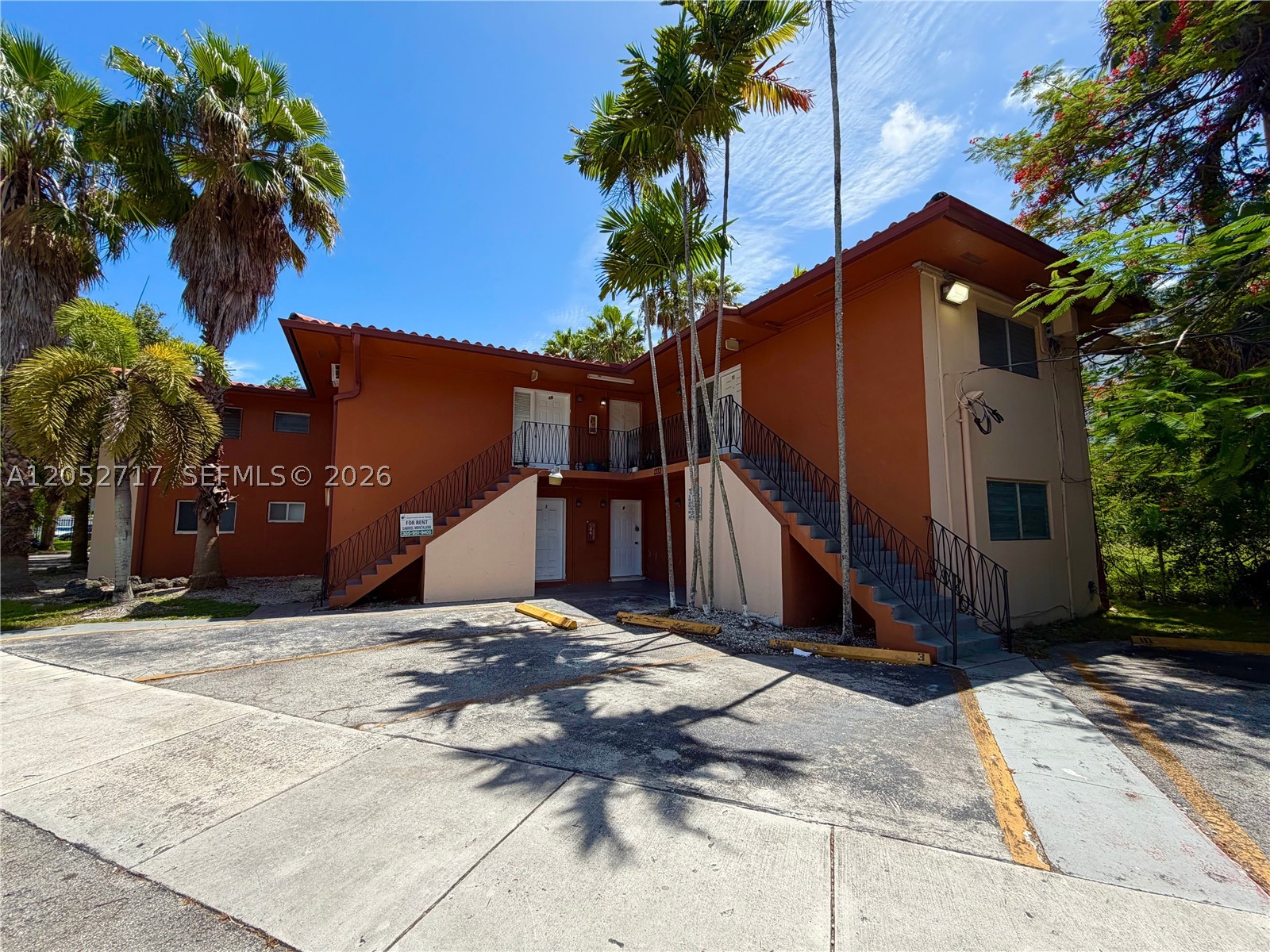 GOLFVIEW PARK - Residential Lease