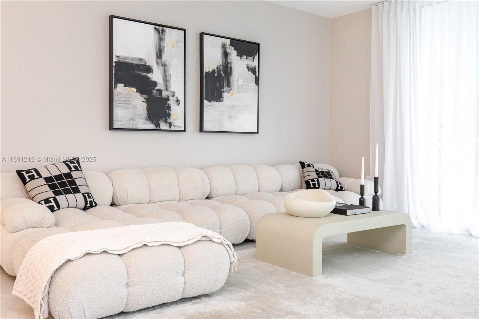 PARQUE TOWERS CONDO - Residential