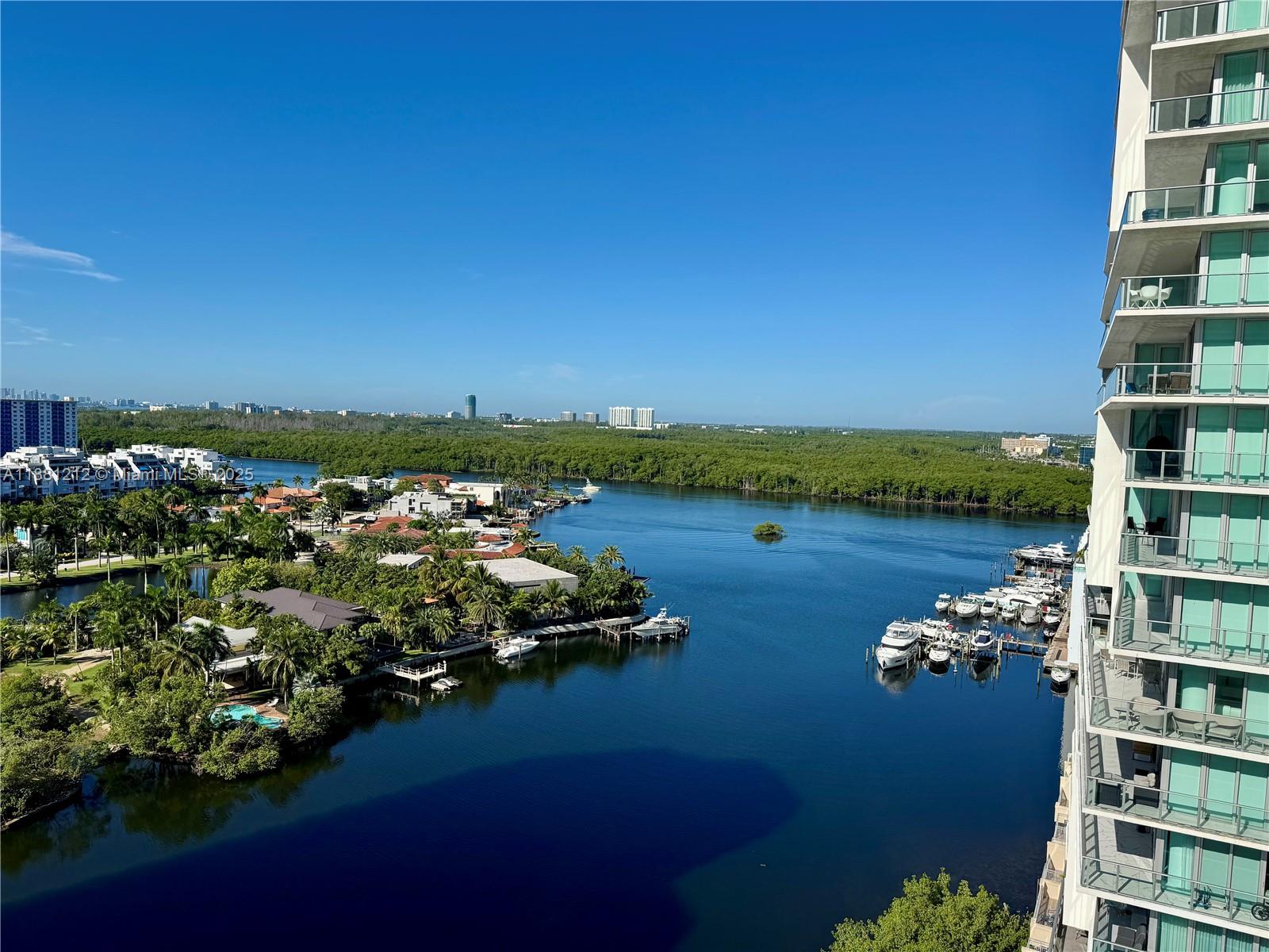 PARQUE TOWERS CONDO - Residential