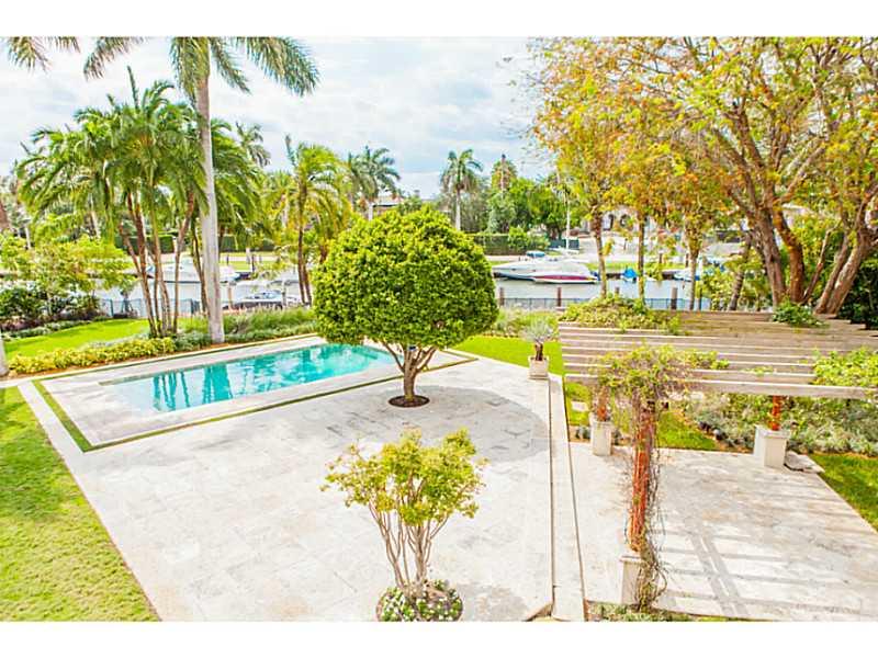5 55 41 GABLES ESTS NO 3 - Residential