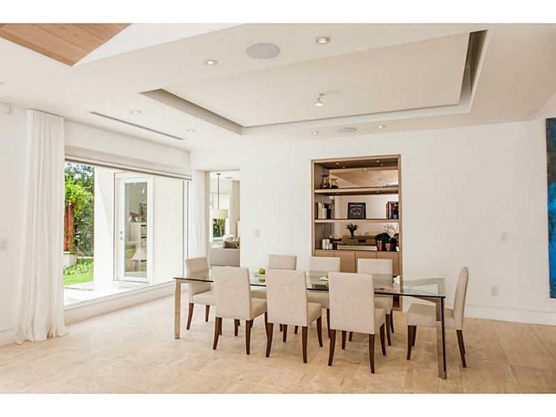 5 55 41 GABLES ESTS NO 3 - Residential
