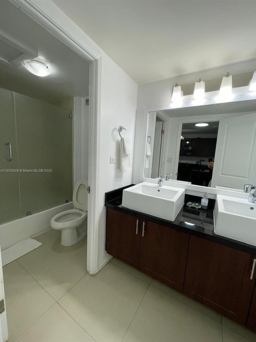 RONEY PALACE CONDO - Residential