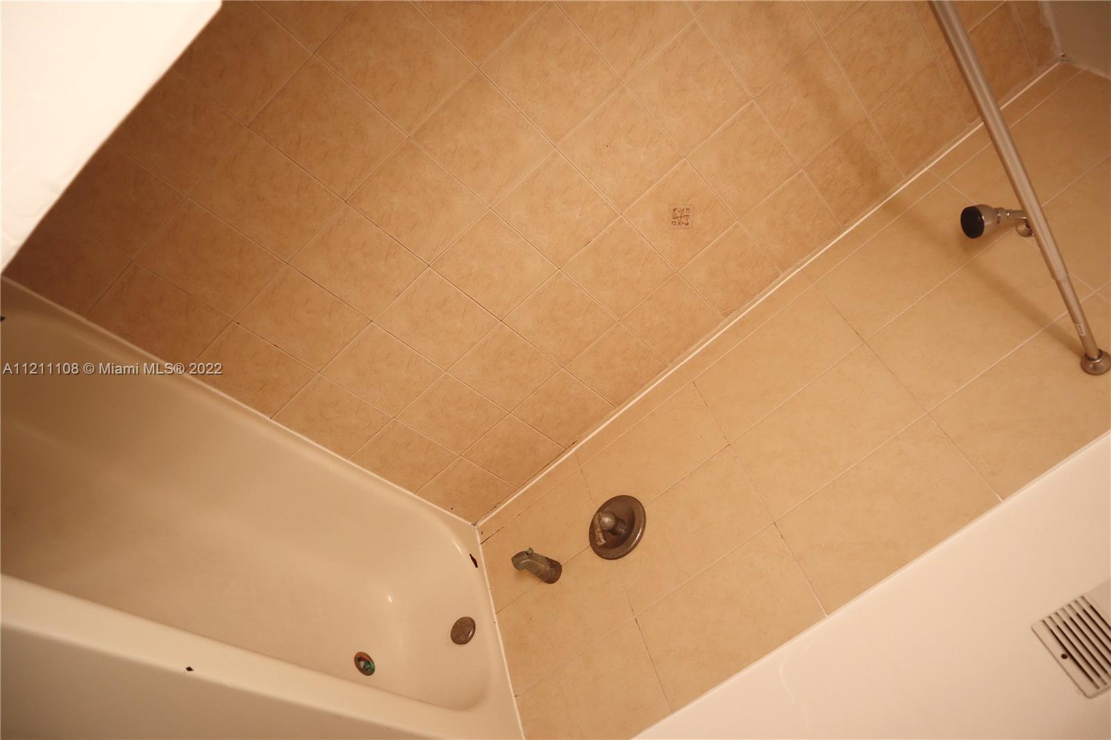 LAGUNA CLUB WEST CONDO BL - Residential Lease