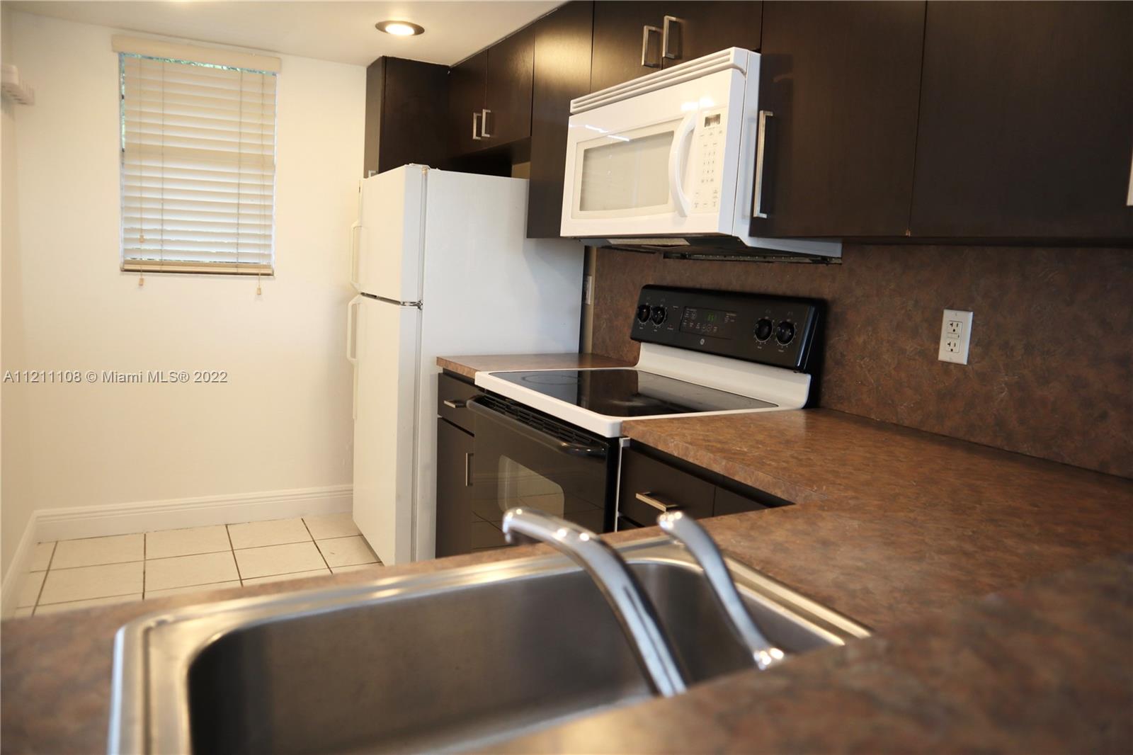 LAGUNA CLUB WEST CONDO BL - Residential Lease