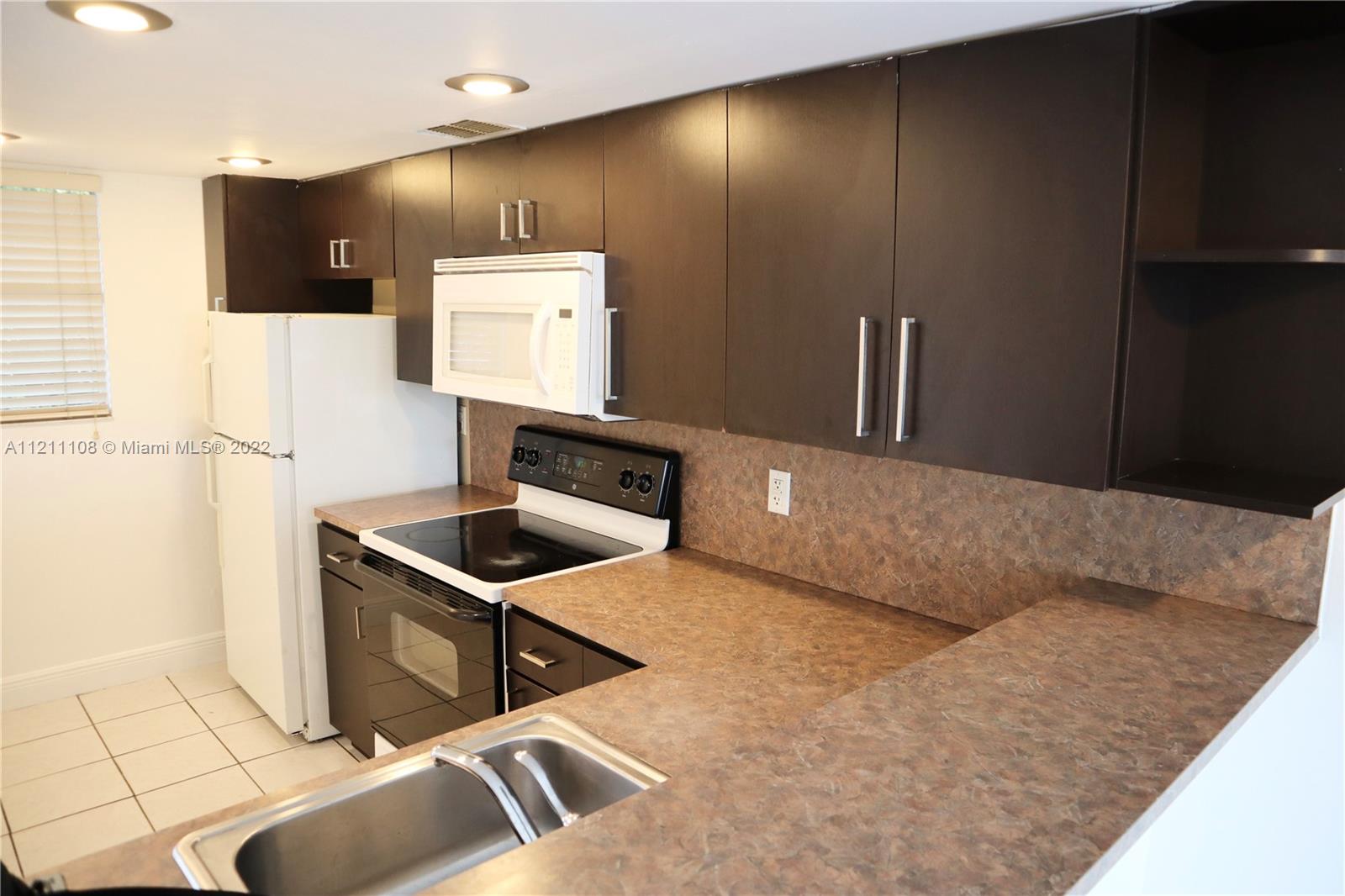 LAGUNA CLUB WEST CONDO BL - Residential Lease