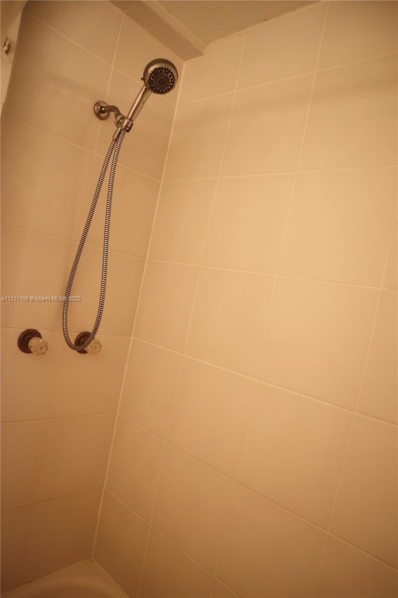 LAGUNA CLUB WEST CONDO BL - Residential Lease