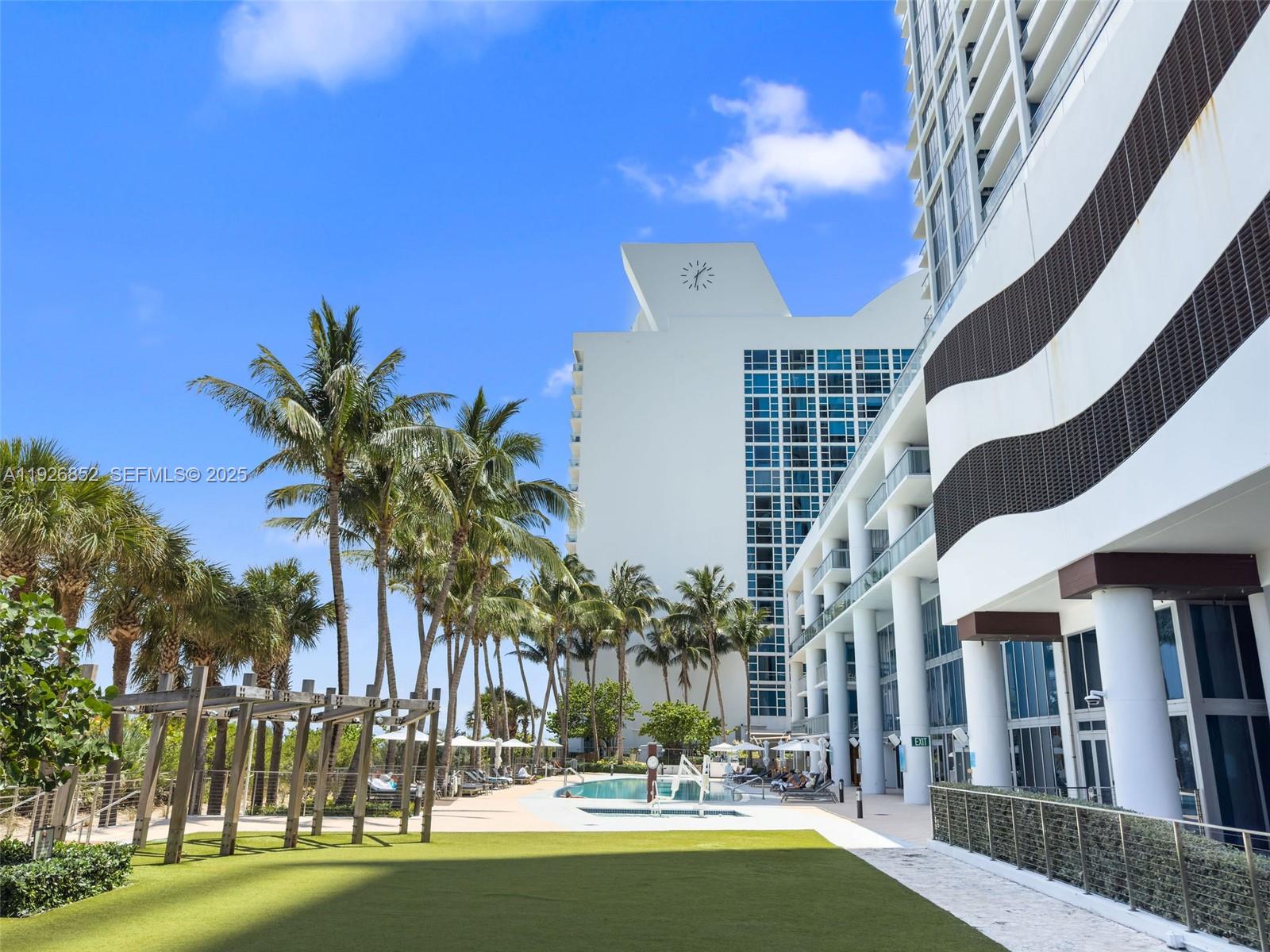 CENTRAL CARILLON BEACH - Residential