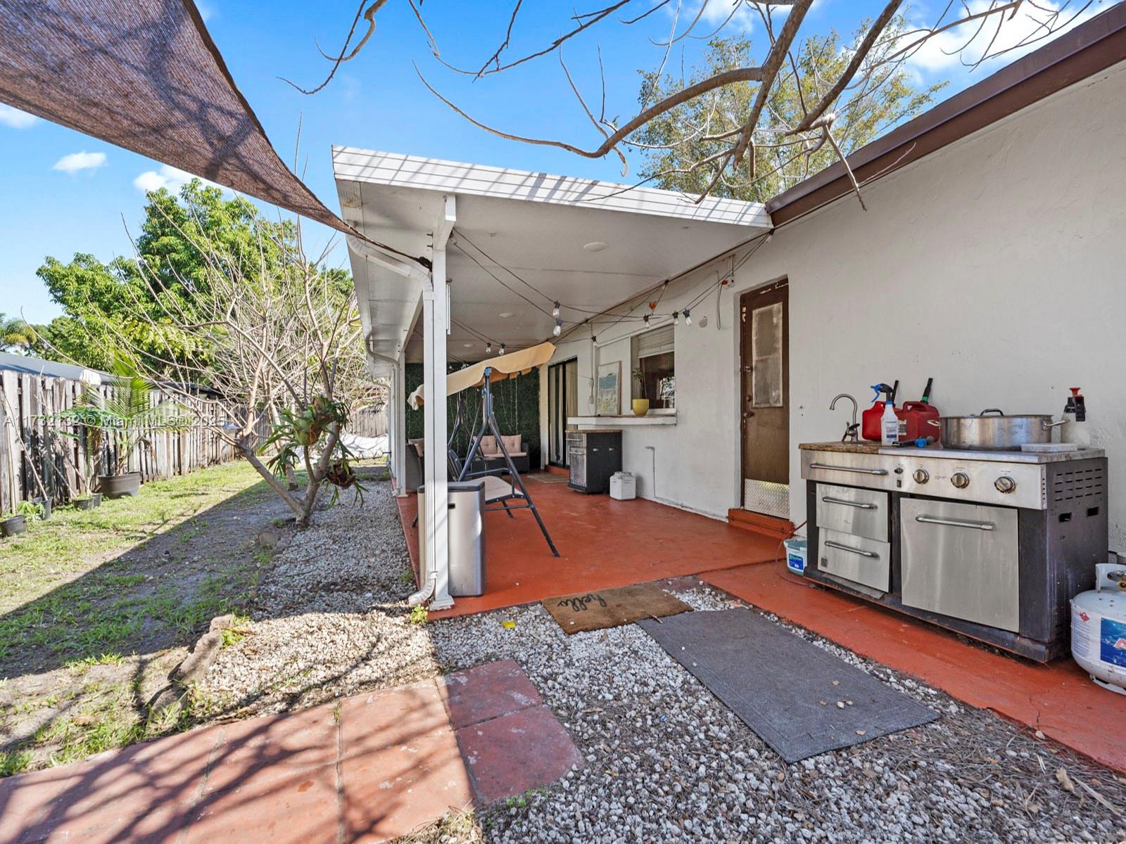 SHORES CALUSA - Residential