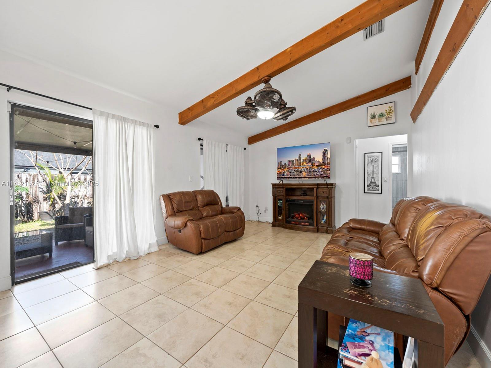 SHORES CALUSA - Residential